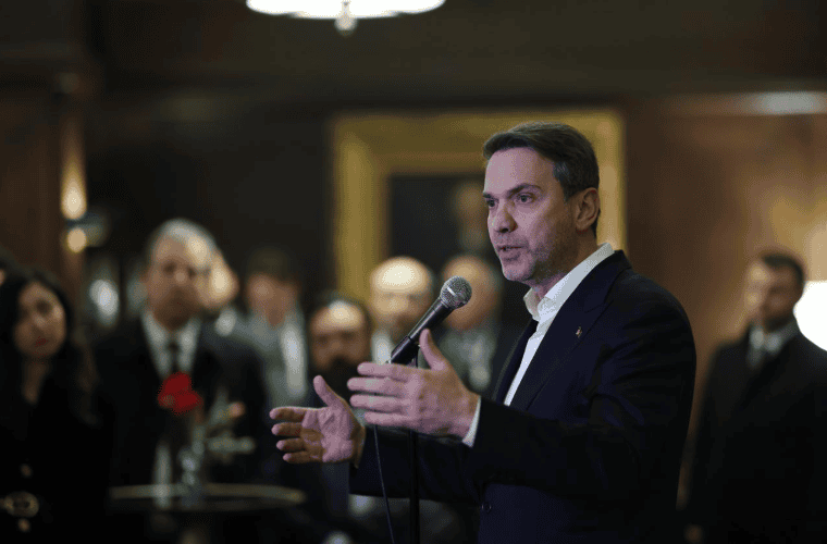 Bakan Bayraktar betont Bedeutung vertiefter Zusammenarbeit zwischen Türkei und Kanada in Schlüsselsektoren